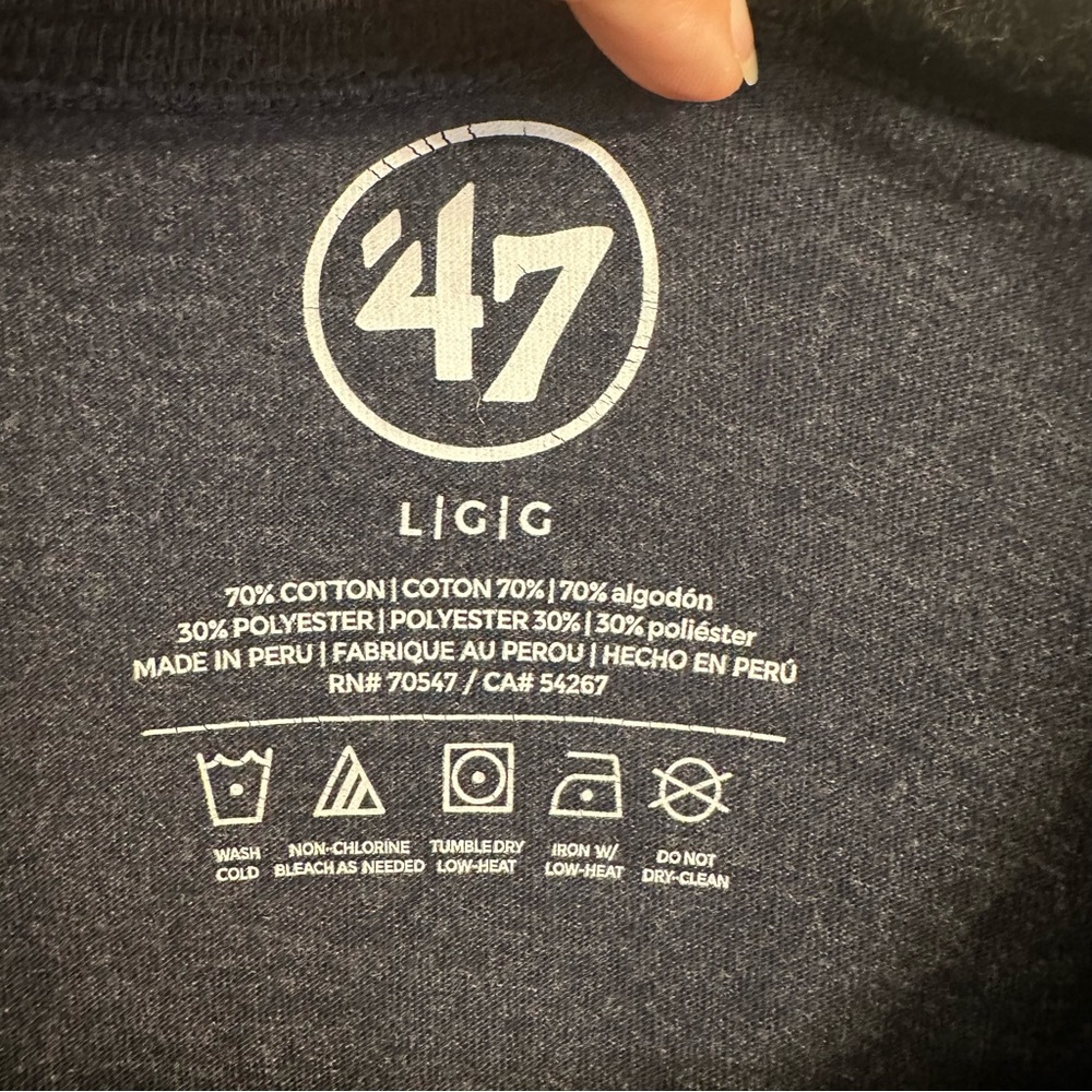 47 Tennessee Titans T-shirt Tee Unisex Men’s Large Navy Blue Long Sleeve TN NFL - Picture 4 of 8